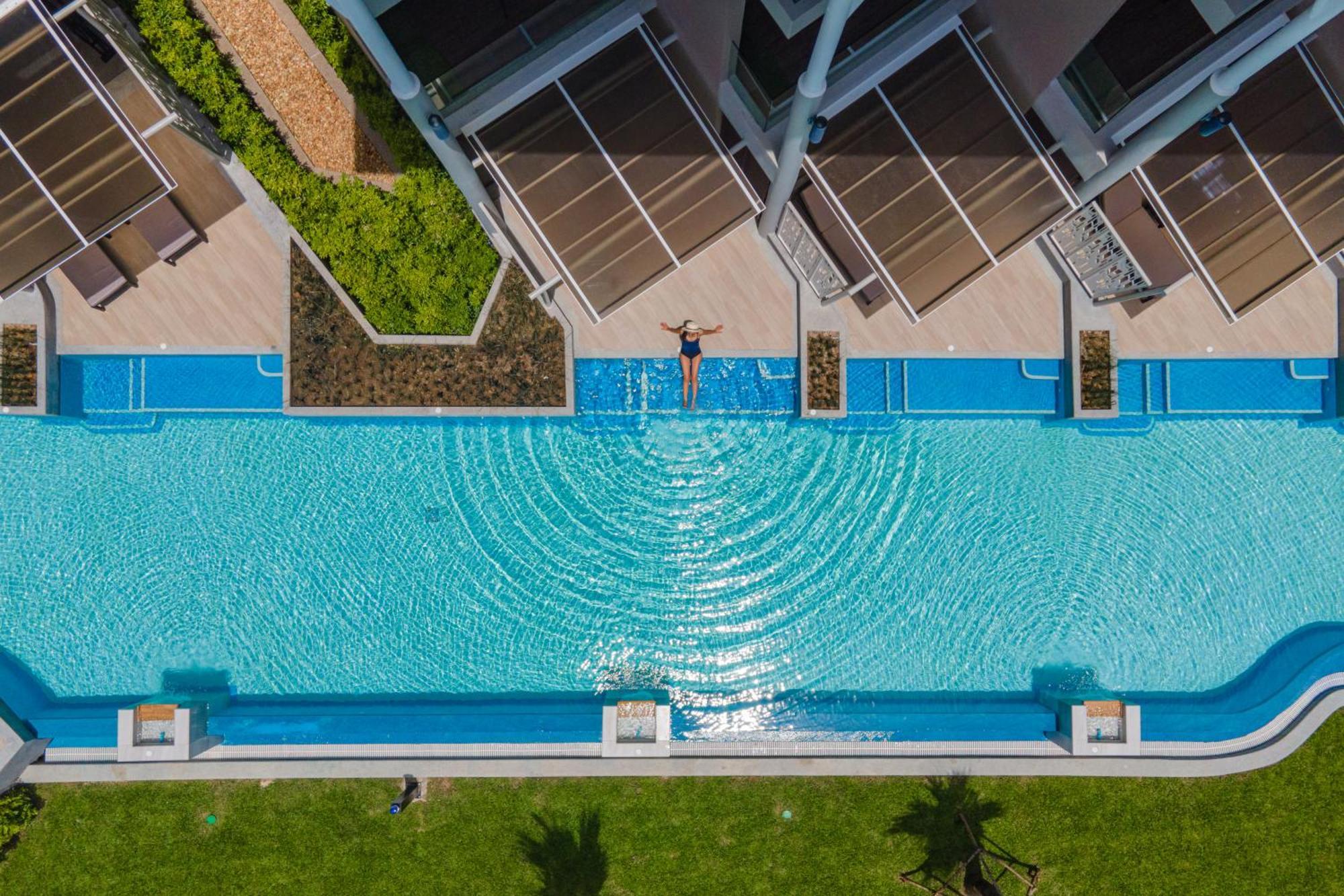The Sands Khao Lak By Katathani - Sha Extra Plus Exteriér fotografie Aerial view of a swimming pool